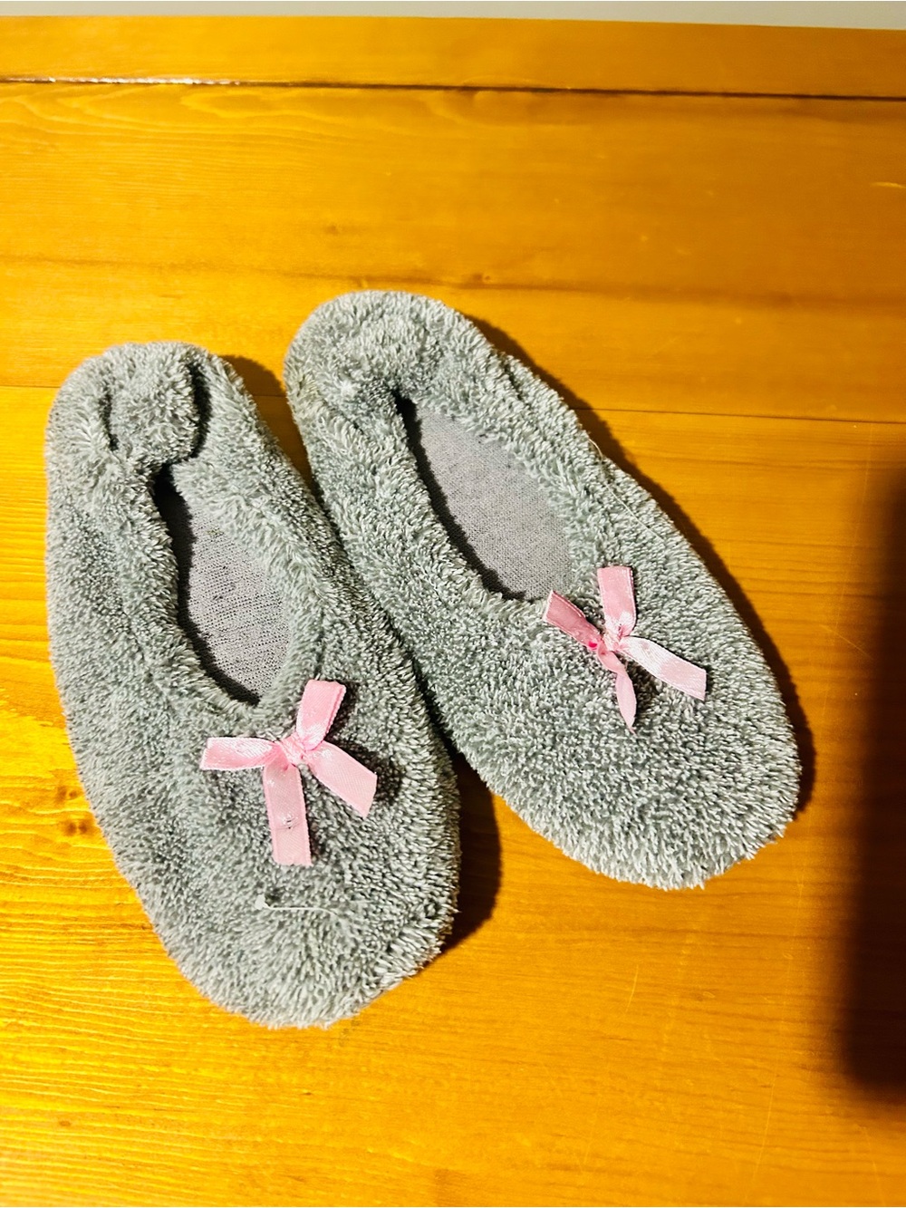 FREE women’s size 5/6 slippers